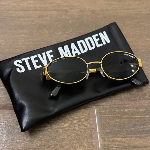 NEW! Steve Madden Mystie Sunglasses Gold - Picture 1 of 2